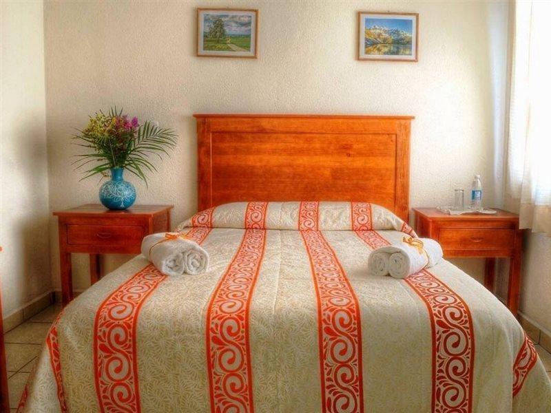 Hotel Y Posada Refugio Independencia Морелия Экстерьер фото